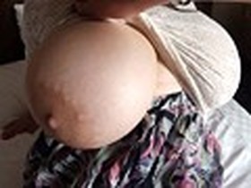 独占！ Nカップ！ ありえないデビュー！街中パニック！ものすごい超乳！ りりか 22才 123センチ　サンプル画像02